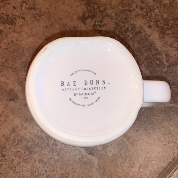 Rae Dunn “I ❤️ Mom” Mug - Picture 2 of 2